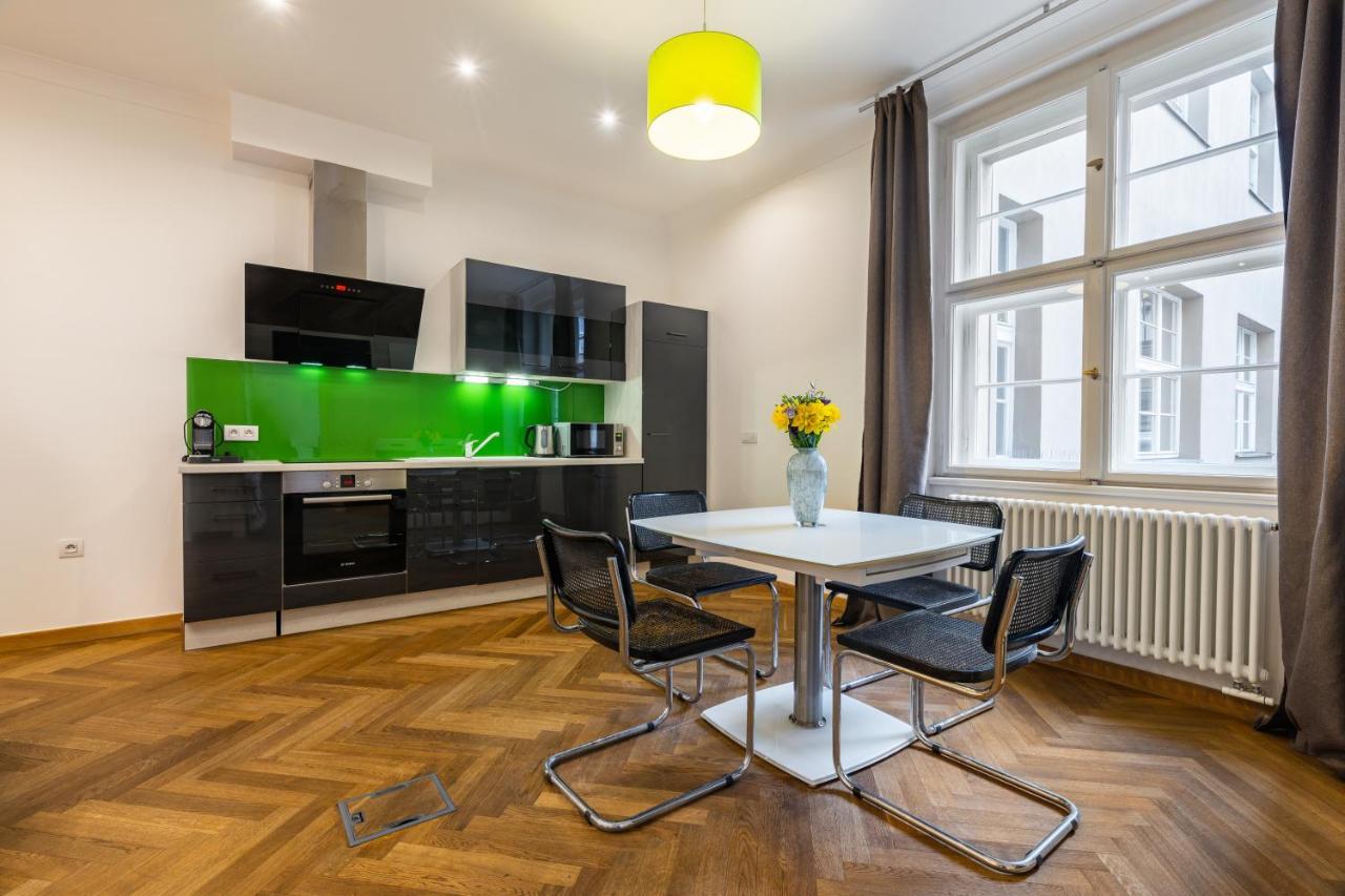Dlouha Palace - Live In One Of The Best Streets Praga Exterior foto